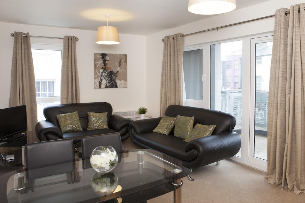 The Coliseum Apartments Cheltenham Rum bild