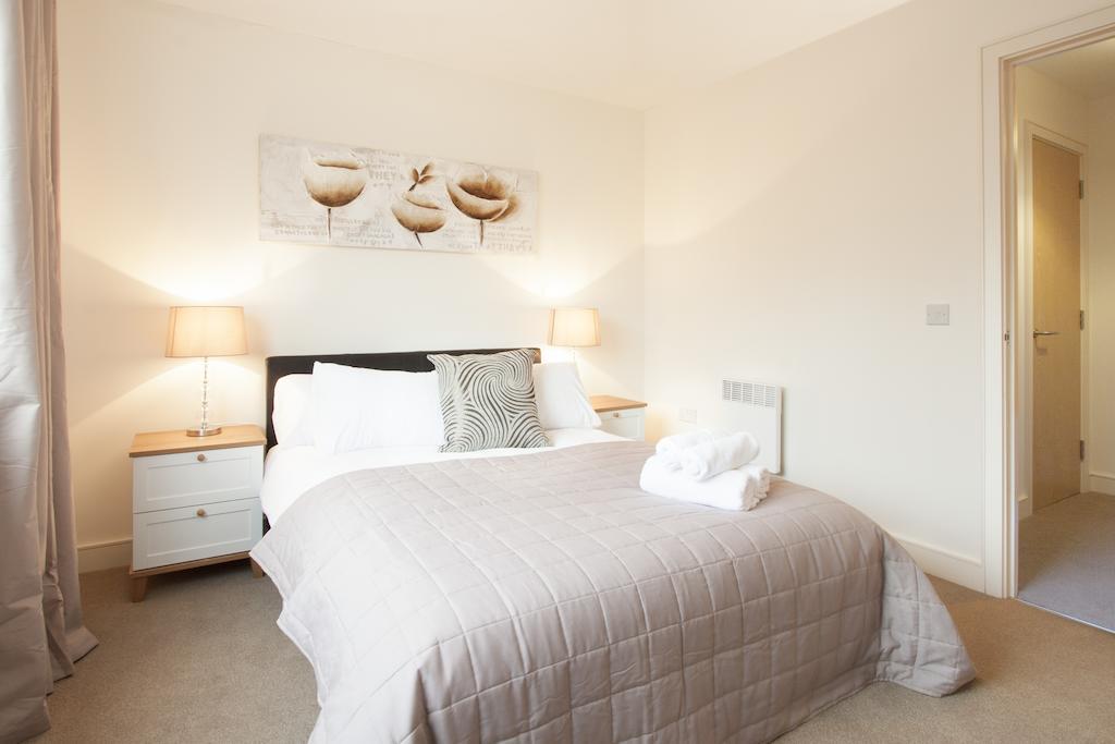 The Coliseum Apartments Cheltenham Rum bild