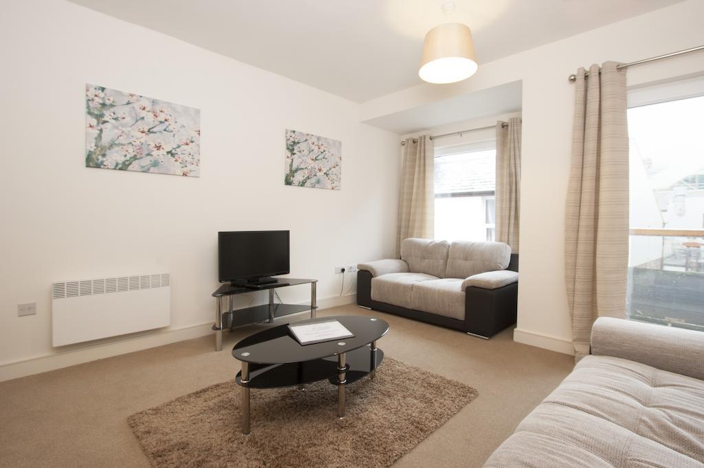 The Coliseum Apartments Cheltenham Rum bild