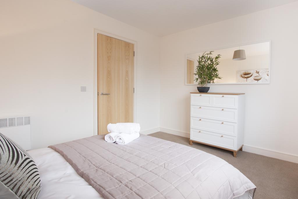 The Coliseum Apartments Cheltenham Rum bild